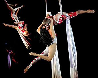 Юлия и Олег Поспеловы - воздушные гимнасты на полотнах. Выступления на концертах и корпоративных мероприятиях